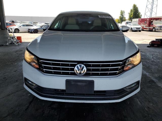  VOLKSWAGEN PASSAT 2016 Biały