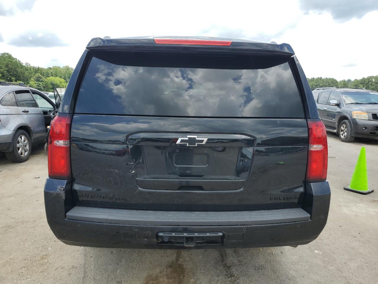 2019 Chevrolet Suburban K1500 Premier VIN: 1GNSKJKJ1KR262498 Lot: 66053145