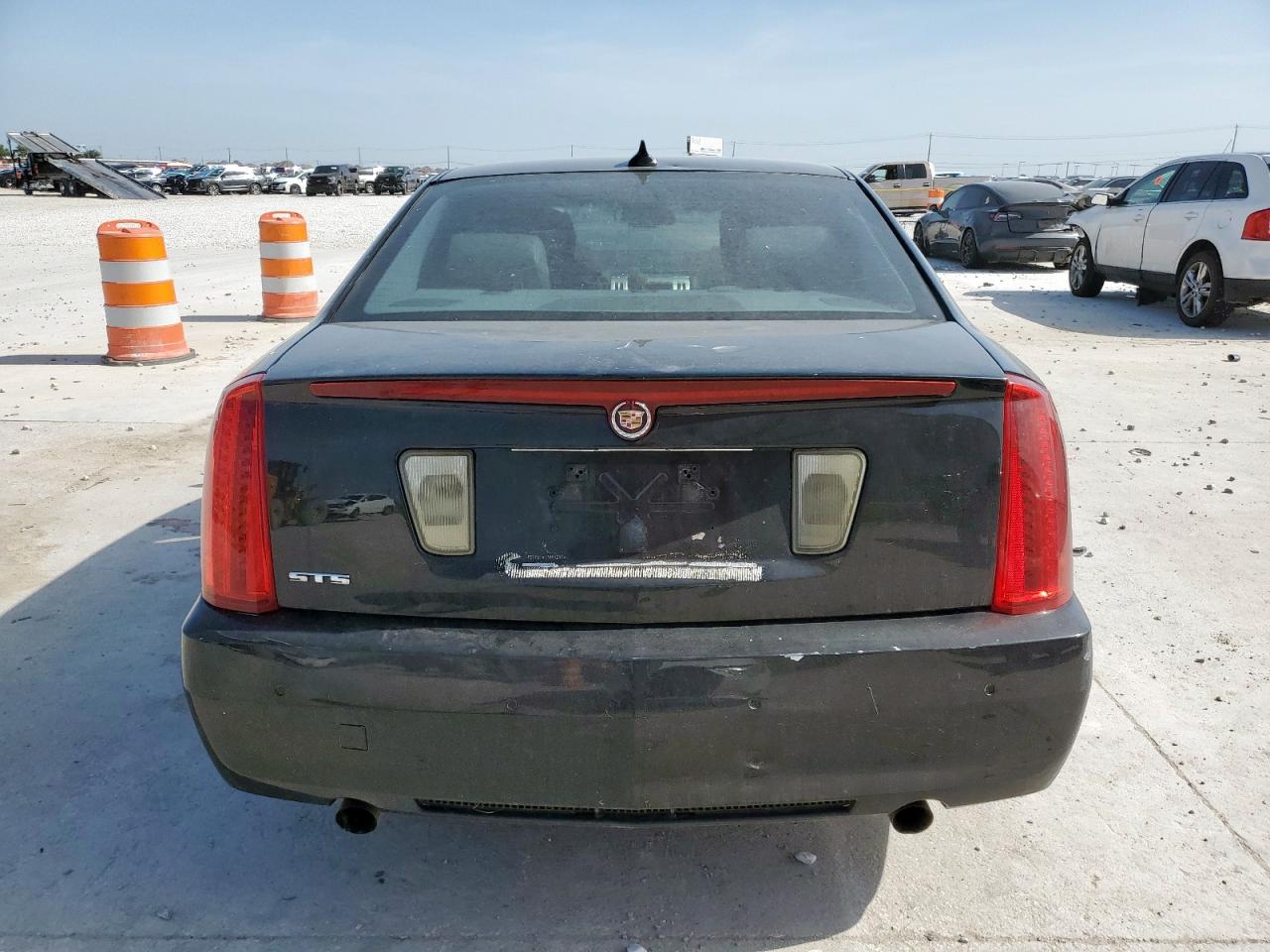 2011 Cadillac Sts Luxury VIN: 1G6DW6ED0B0118103 Lot: 63849325