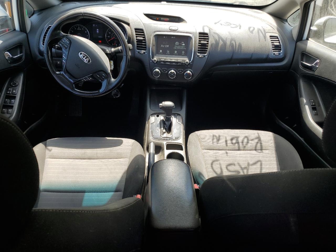 3KPFL4A71JE272201 2018 Kia Forte Lx