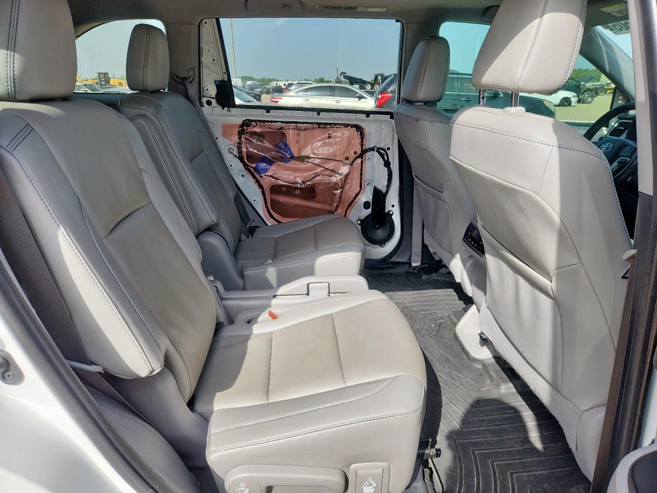 2019 Toyota Highlander Se VIN: 5TDKZRFH6KS559584 Lot: 63245505