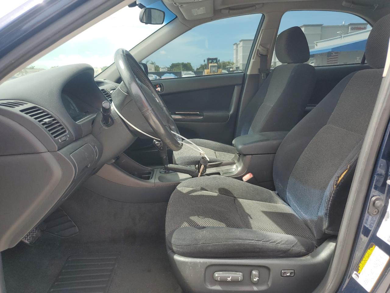 2004 Toyota Camry Le VIN: 4T1BE32K94U262801 Lot: 64369335