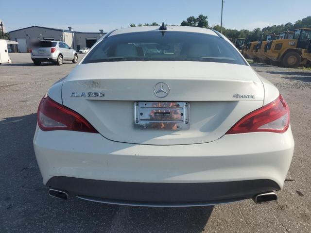 Sedans MERCEDES-BENZ CLA-CLASS 2016 Biały