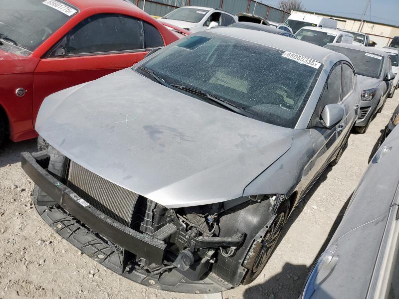  HYUNDAI ELANTRA 2017 Srebrny