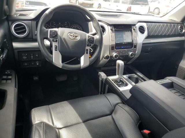  TOYOTA TUNDRA 2018 Серебристый