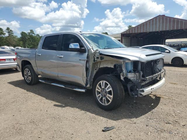  TOYOTA TUNDRA 2018 Серебристый