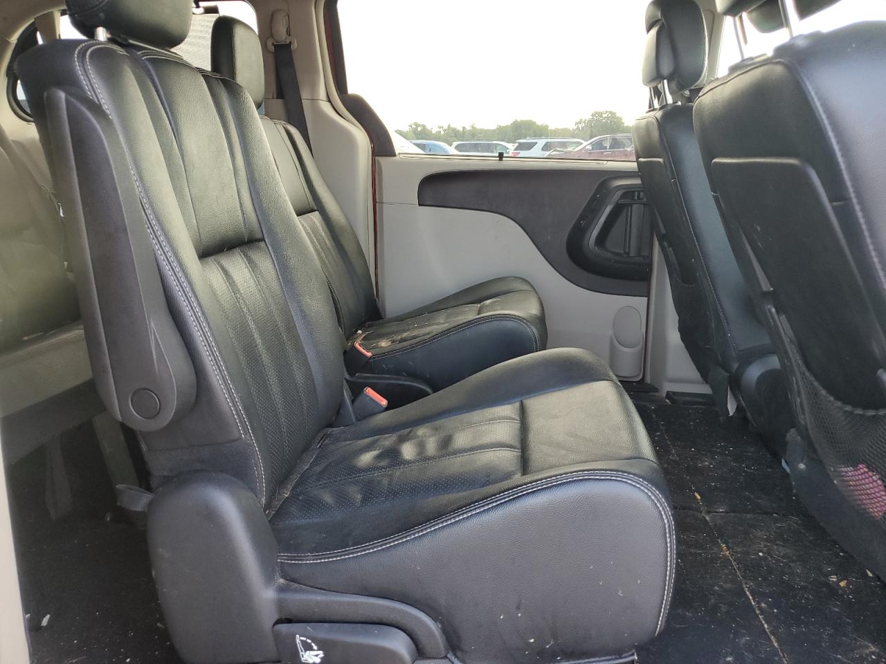 2016 Chrysler Town & Country Touring L VIN: 2C4RC1CG7GR207272 Lot: 64318815