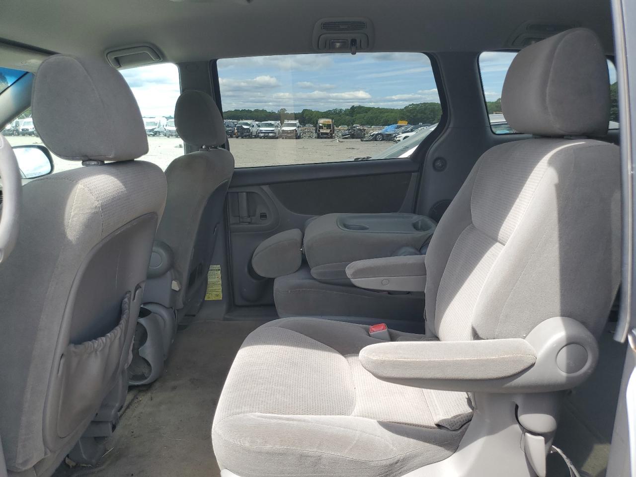 2004 Toyota Sienna Ce VIN: 5TDZA23C94S114913 Lot: 65417965