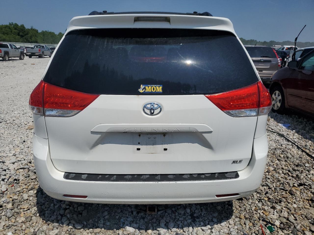 2011 Toyota Sienna Xle VIN: 5TDYK3DC8BS104318 Lot: 64807965