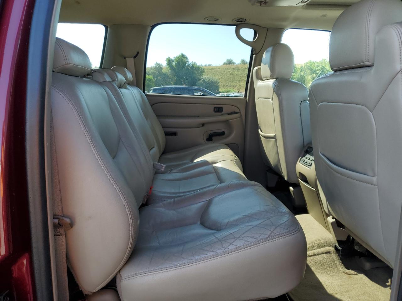 2004 Chevrolet Suburban K1500 VIN: 1GNFK16Z44J172202 Lot: 63243185