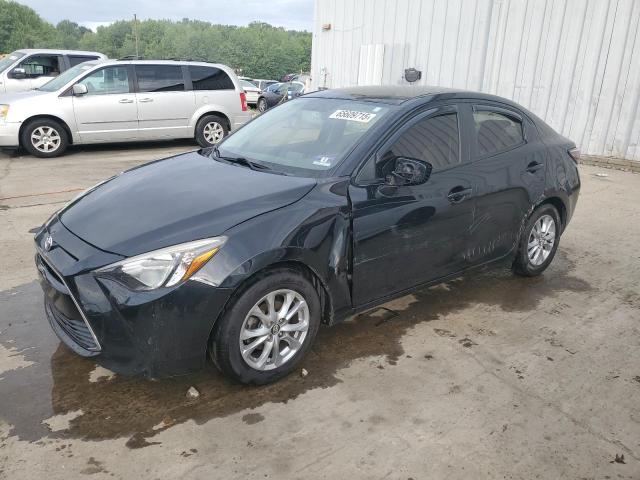 TOYOTA YARIS 2016 Czarny