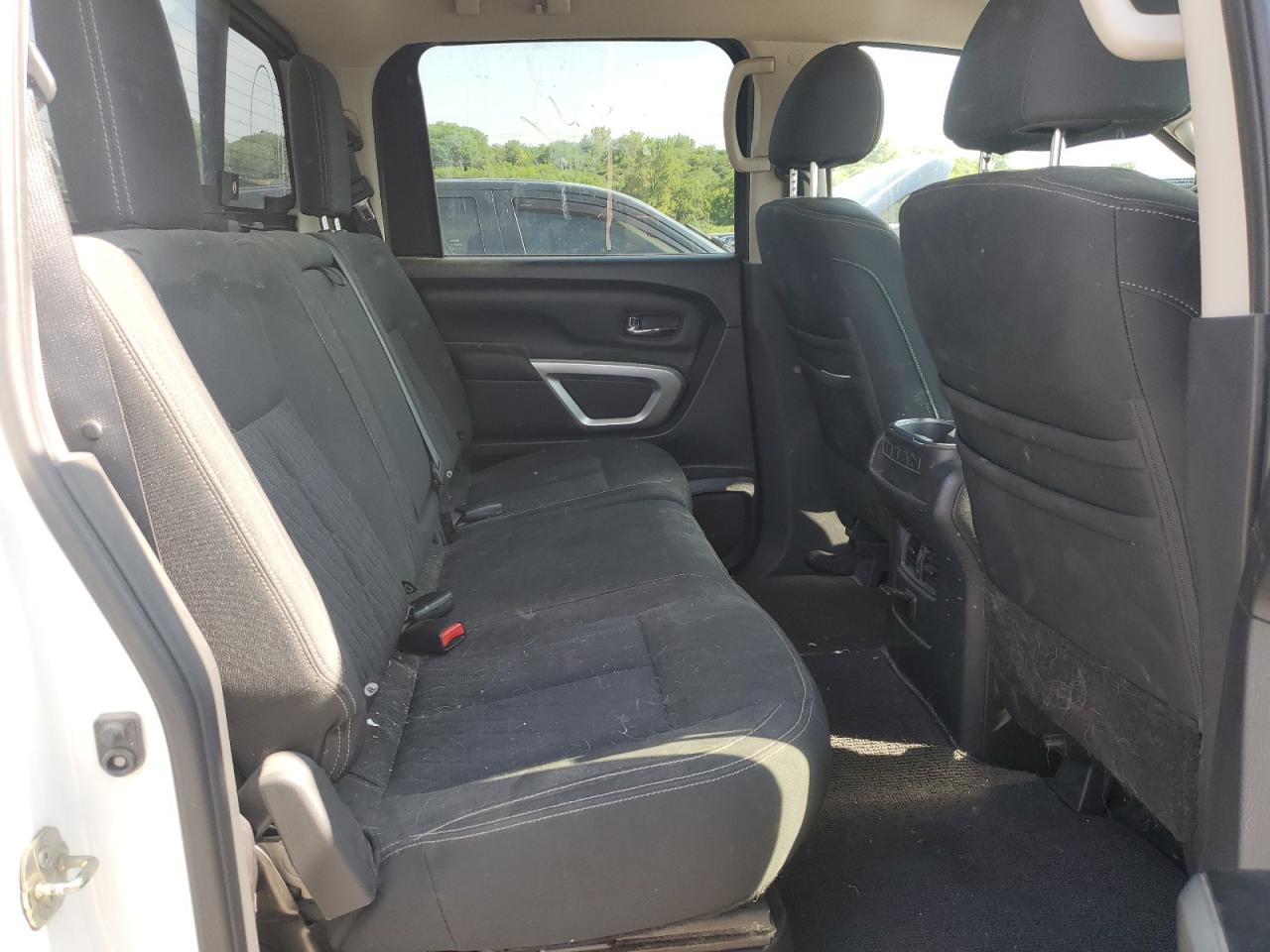 1N6AA1E5XJN531929 NISSAN TITAN 2018