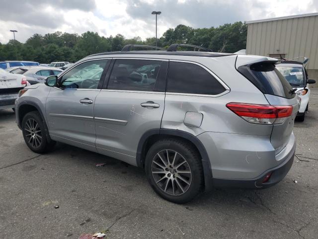  TOYOTA HIGHLANDER 2018 Серебристый