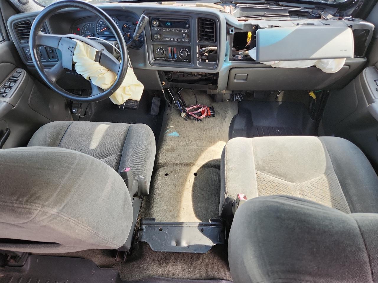 2004 Chevrolet Silverado K2500 Heavy Duty VIN: 1GCHK23U24F208911 Lot: 63163025