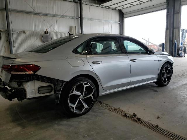  VOLKSWAGEN PASSAT 2020 Серебристый
