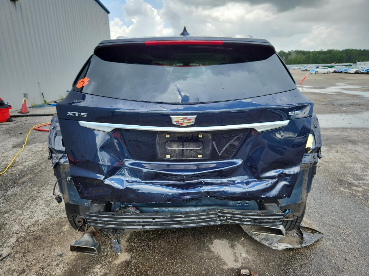 2017 Cadillac Xt5 Luxury VIN: 1GYKNBRS4HZ180594 Lot: 64843525