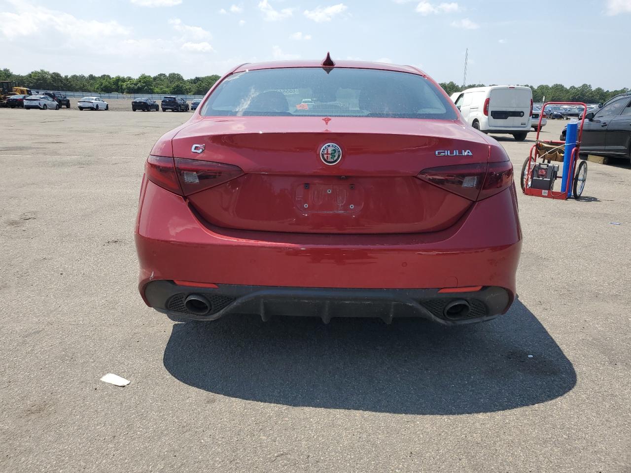 zarfaecn4j7565880 ZARFAECN4J7565880 2018 Alfa Romeo Giulia Ti