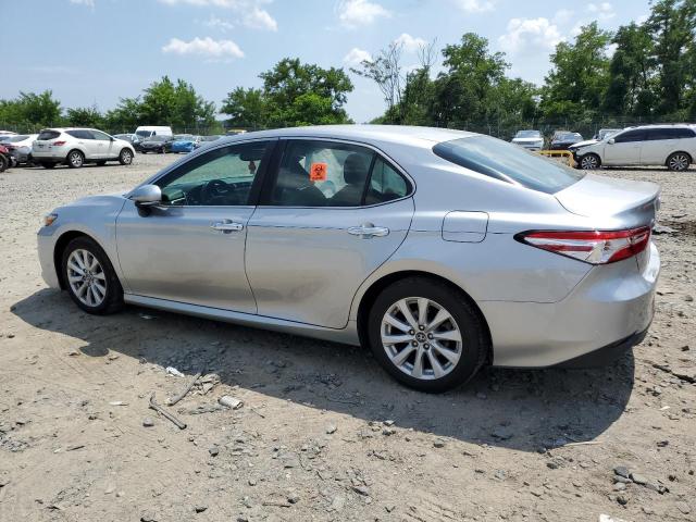  TOYOTA CAMRY 2018 Srebrny