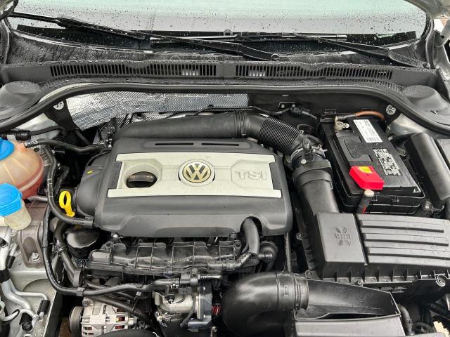 Sedans VOLKSWAGEN JETTA 2013 Srebrny