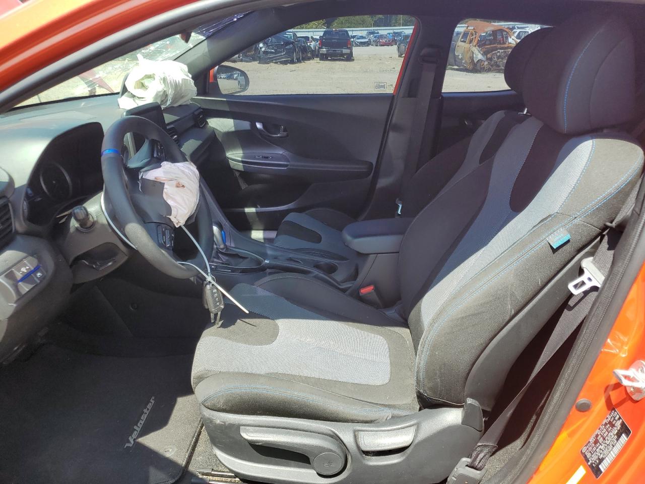 2020 Hyundai Veloster Base VIN: KMHTG6AFXLU027939 Lot: 64128105