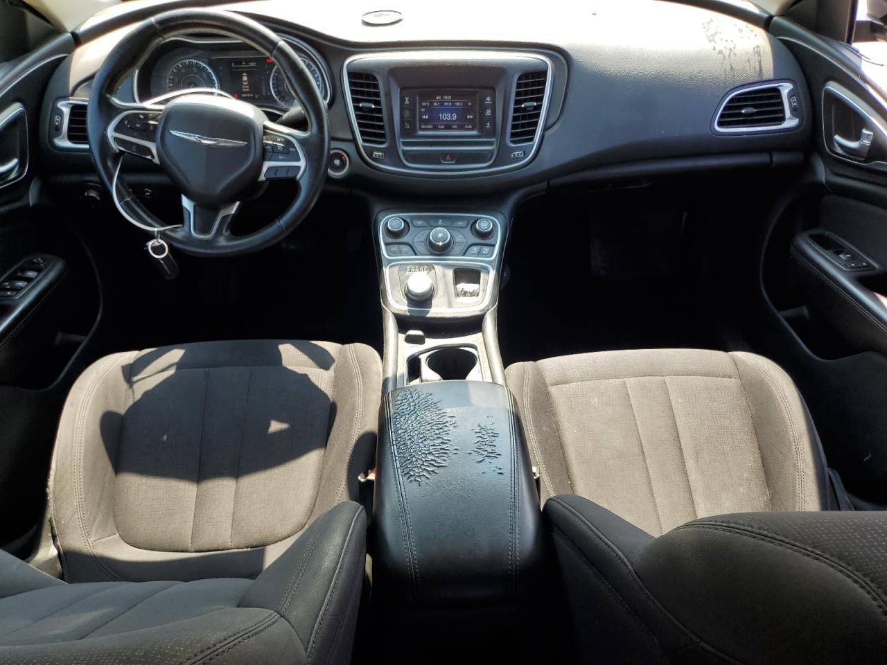 2015 Chrysler 200 Limited VIN: 1C3CCCAB3FN696102 Lot: 63563375
