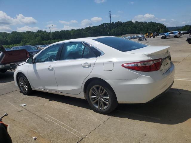 Sedans TOYOTA CAMRY 2017 Biały
