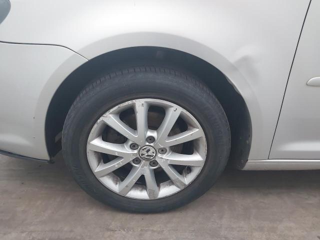2010 VOLKSWAGEN TOURAN MAT