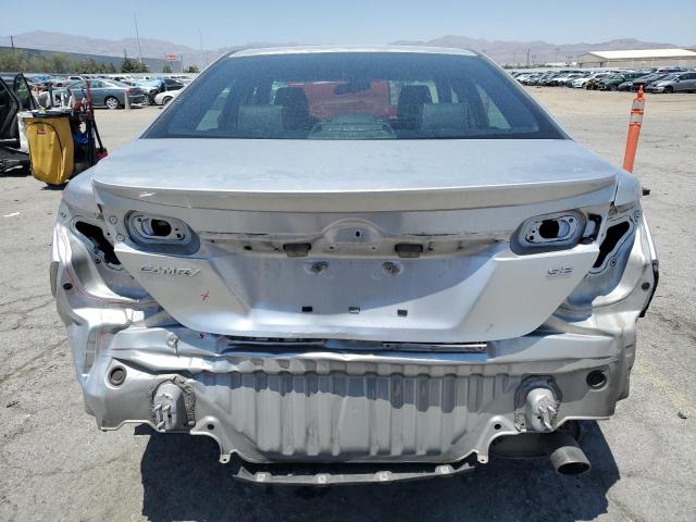 Sedans TOYOTA CAMRY 2012 Srebrny