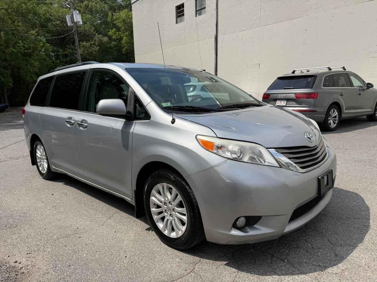 5TDYK3DC3ES515209 2014 Toyota Sienna Xle 2014 Toyota Sienna Xle VIN: 5TDYK3DC3ES515209 Lot: 66675225