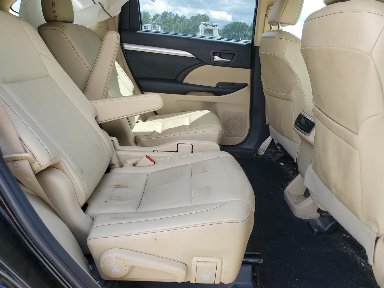 2019 Toyota Highlander Se VIN: 5TDKZRFH7KS552689 Lot: 64062915