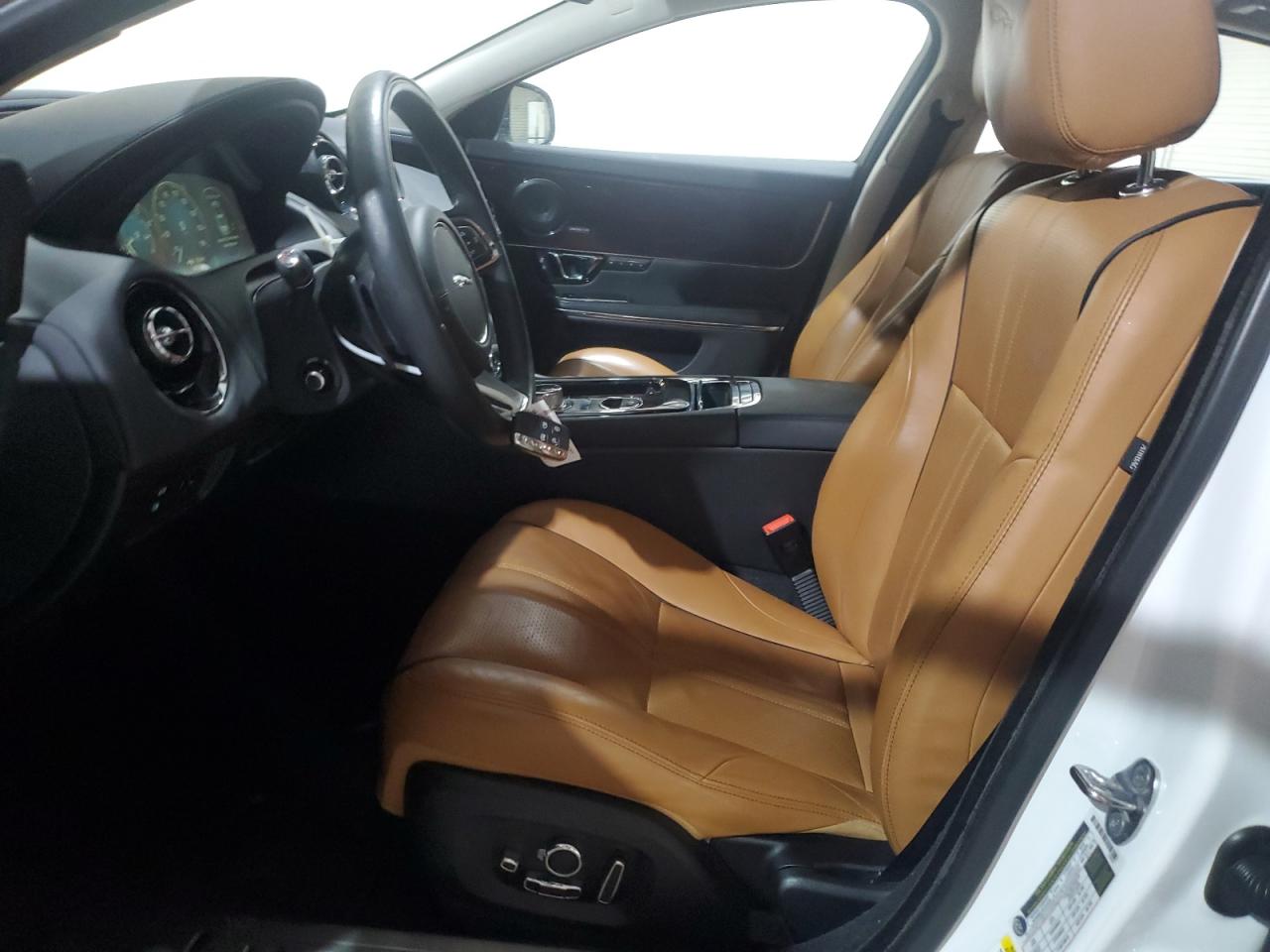 sajwa1ce5gmv98062 SAJWA1CE5GMV98062 2016 Jaguar Xj Supercharged