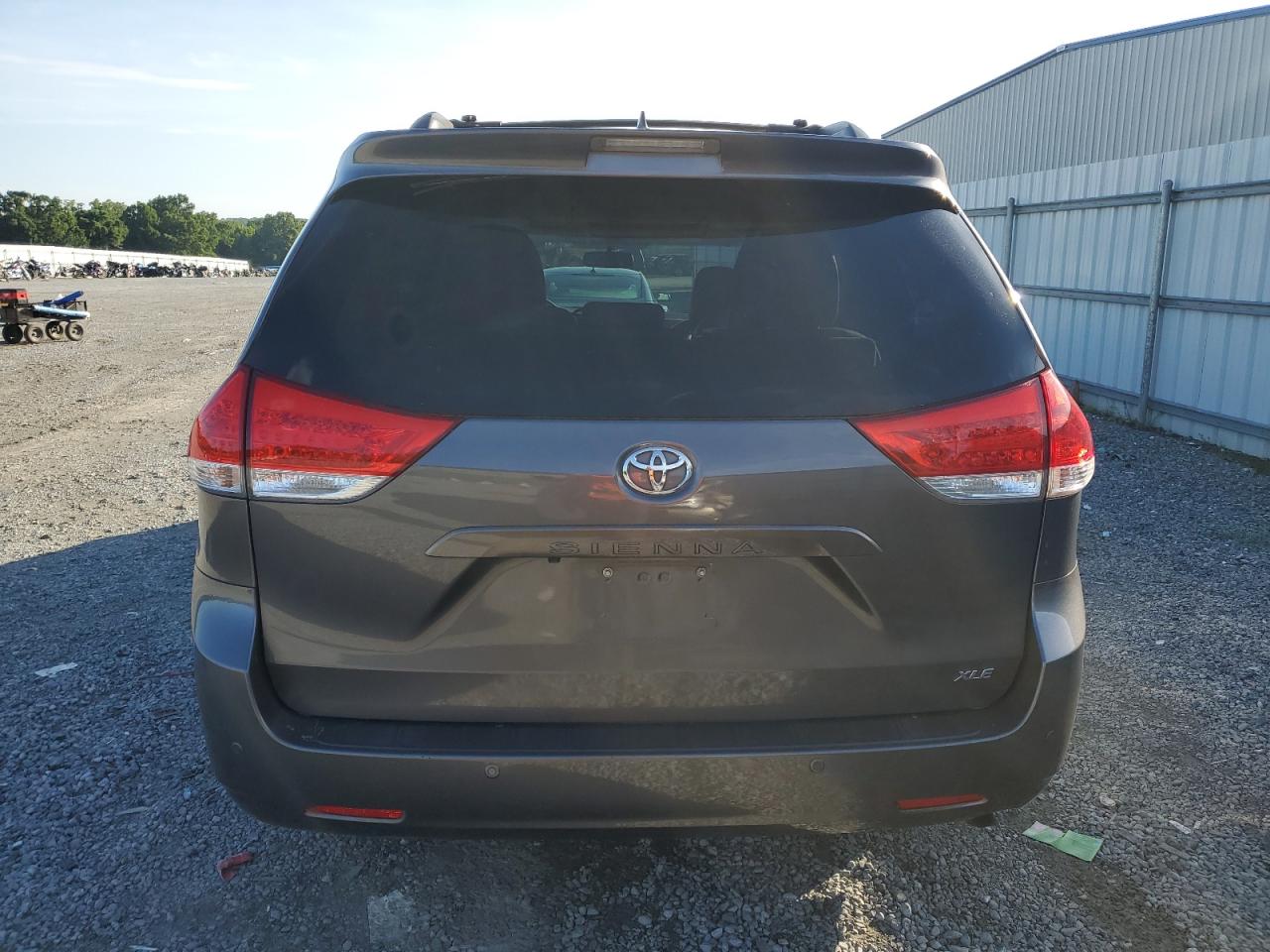 2011 Toyota Sienna Xle VIN: 5TDYK3DC6BS138368 Lot: 65564825