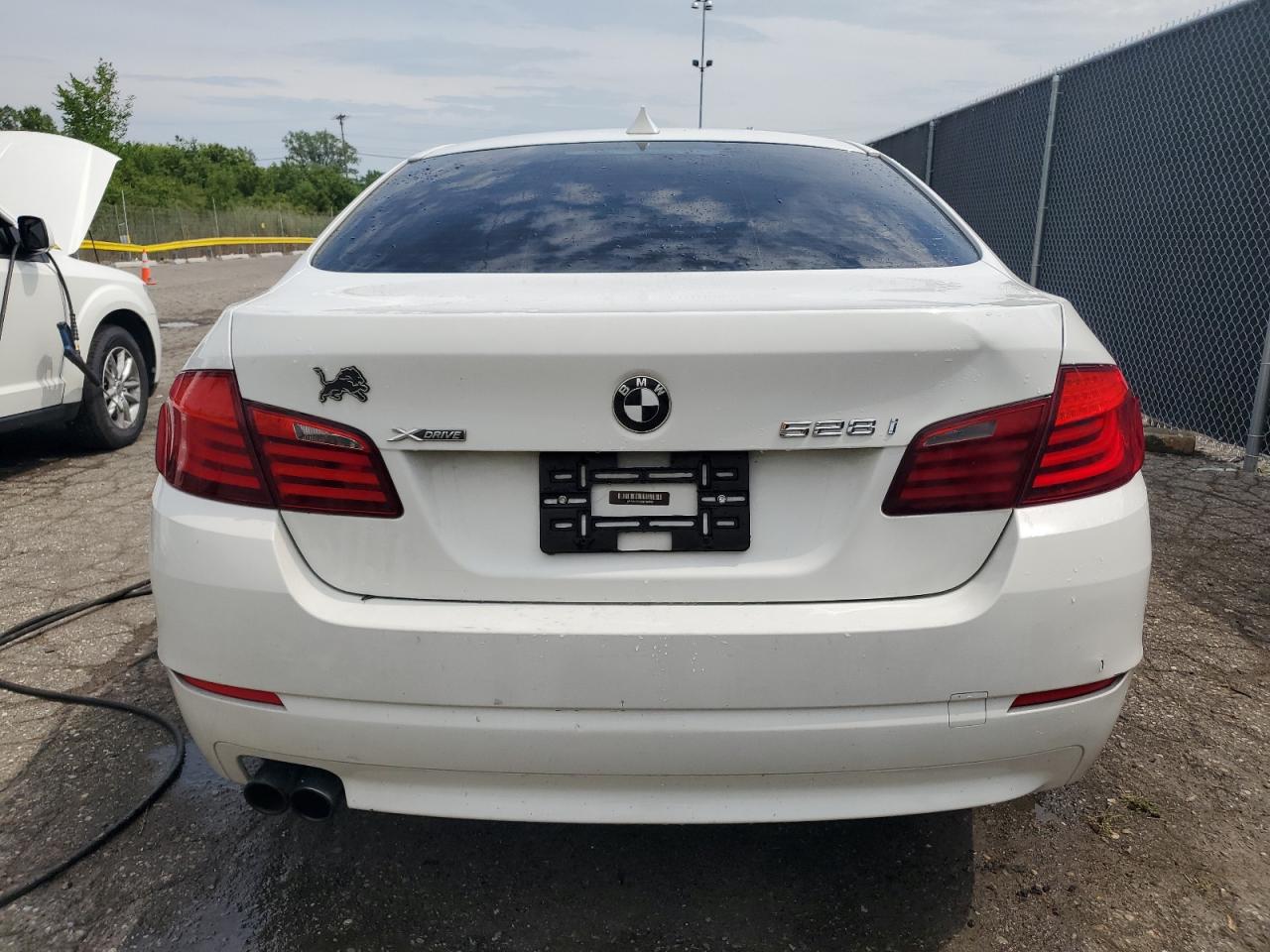 2013 BMW 528 Xi VIN: WBAXH5C5XDD106995 Lot: 64260265