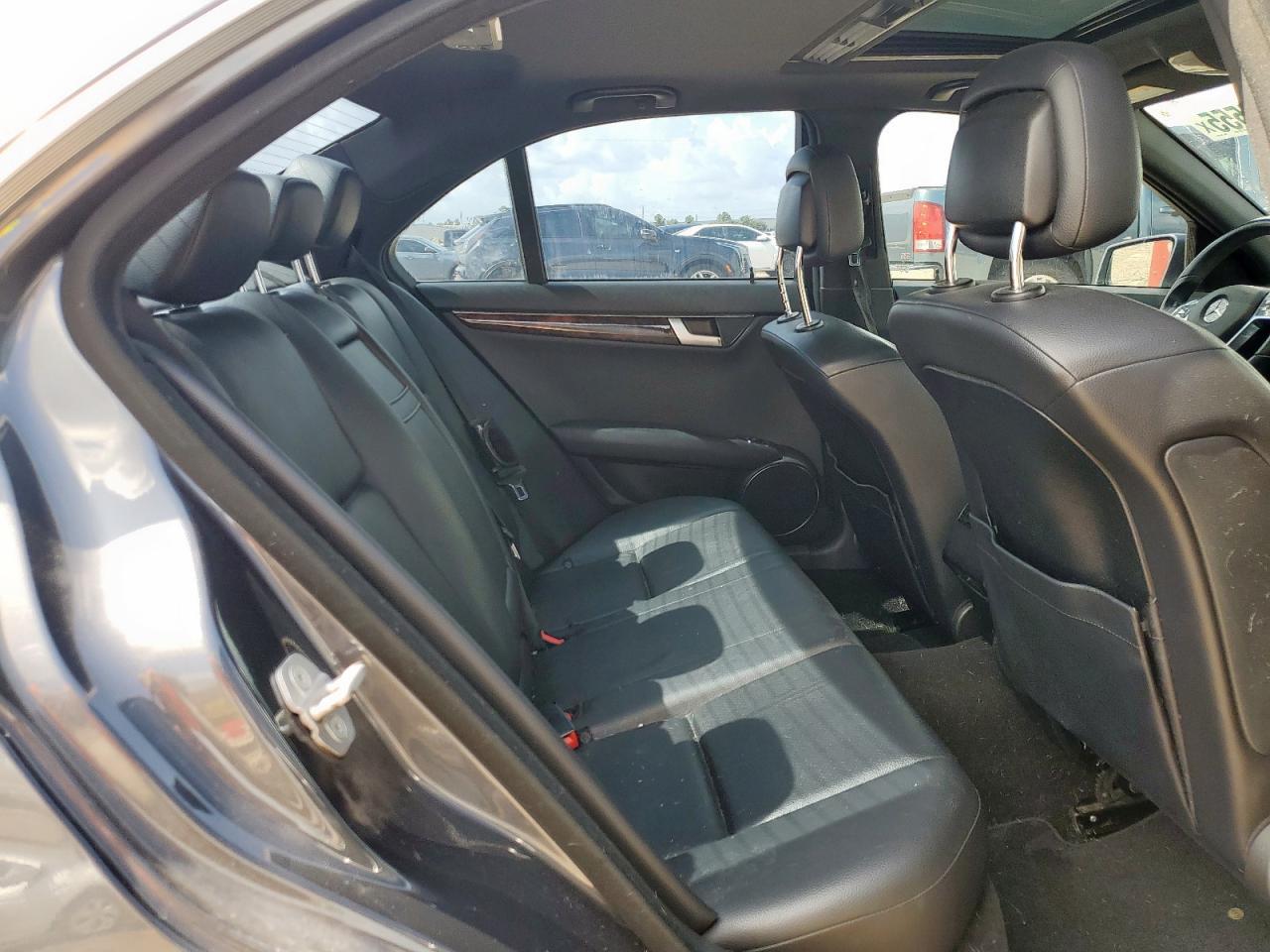 2013 Mercedes-Benz C 250 VIN: WDDGF4HB2DR242418 Lot: 64636555