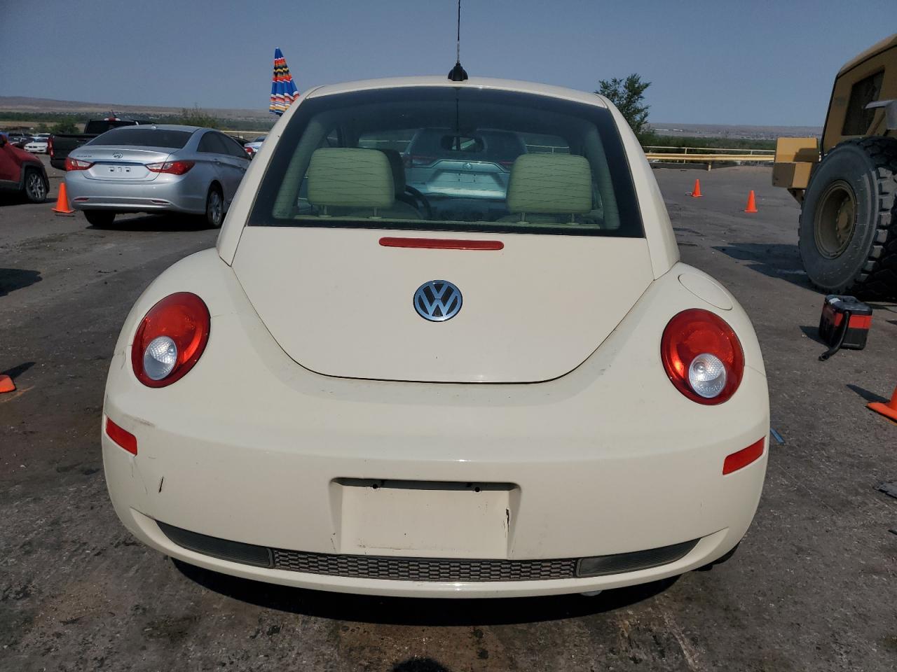 2006 Volkswagen New Beetle 2.5L Option Package 2 VIN: 3VWSG31C76M401269 Lot: 64568075