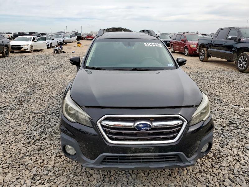  SUBARU OUTBACK 2018 Czarny