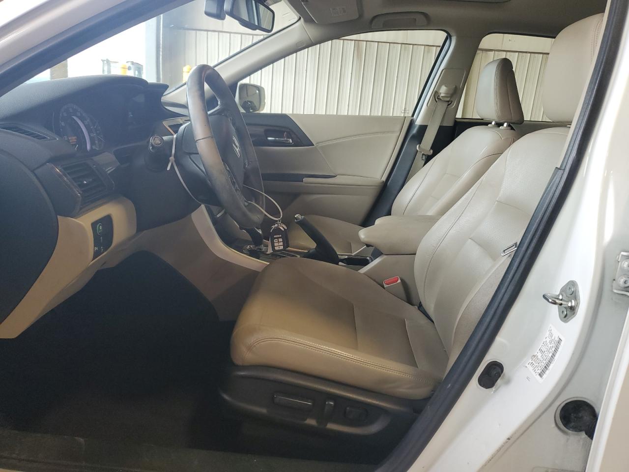2016 Honda Accord Touring VIN: 1HGCR3F9XGA004976 Lot: 65390285