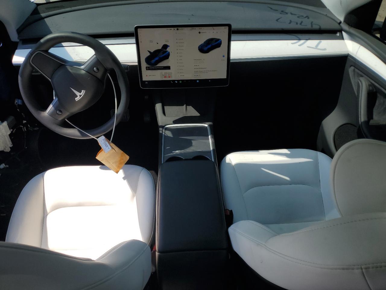2024 Tesla Model Y VIN: 7SAYGDEE4RA242637 Lot: 64983985