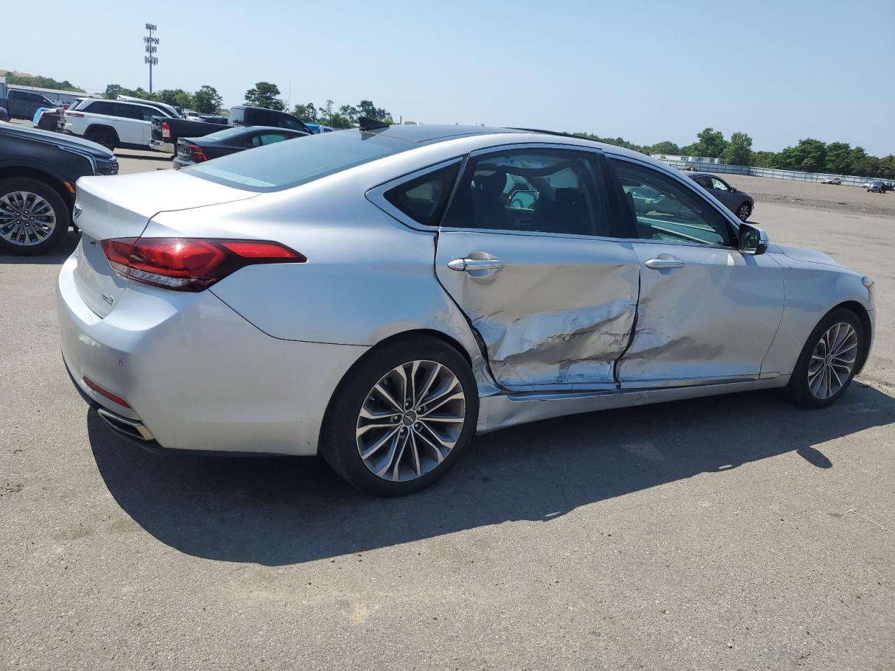 2015 Hyundai Genesis 3.8L VIN: KMHGN4JE8FU024402 Lot: 65609765