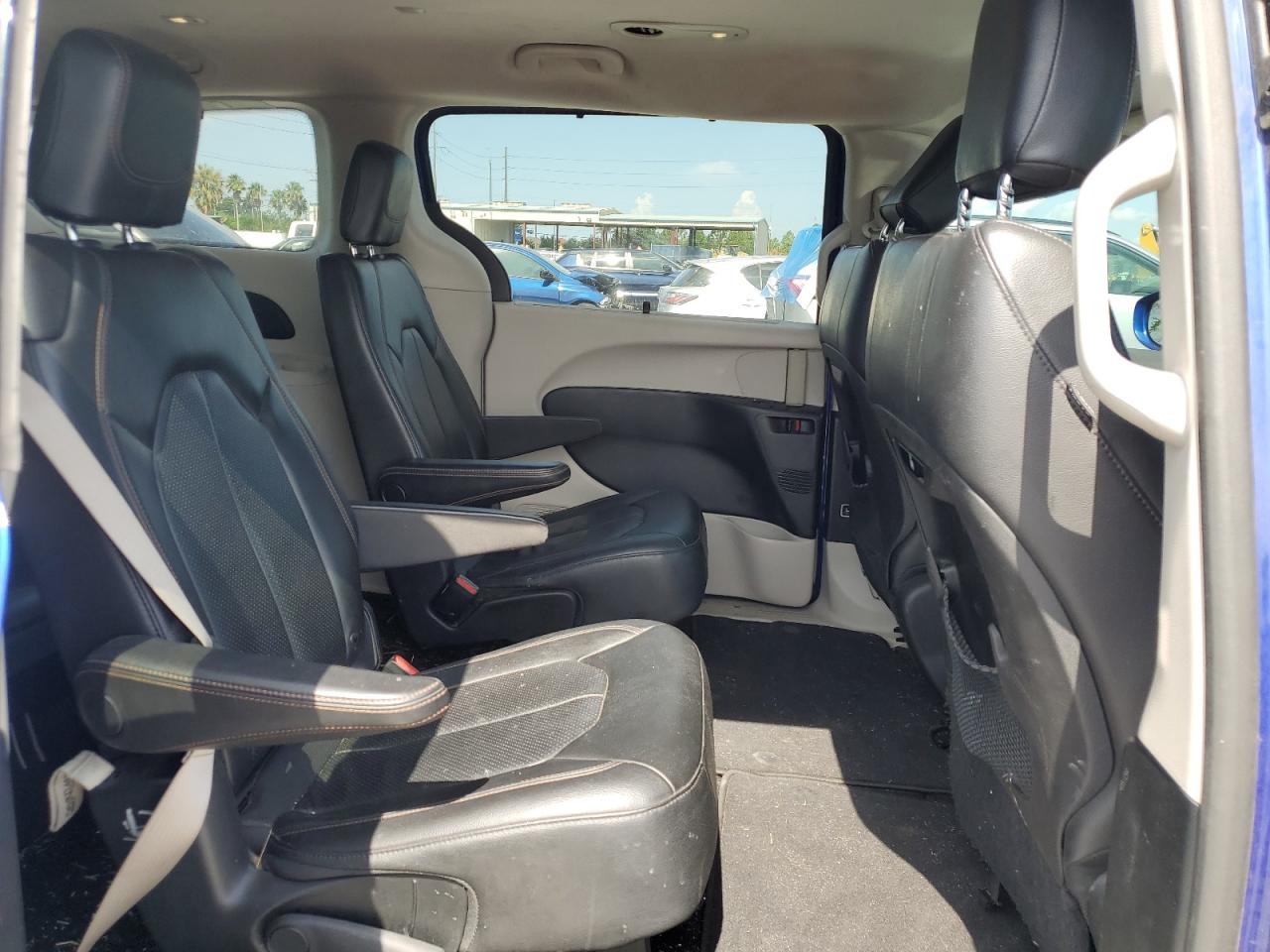 2019 Chrysler Pacifica Touring L VIN: 2C4RC1BG5KR577050 Lot: 64397705