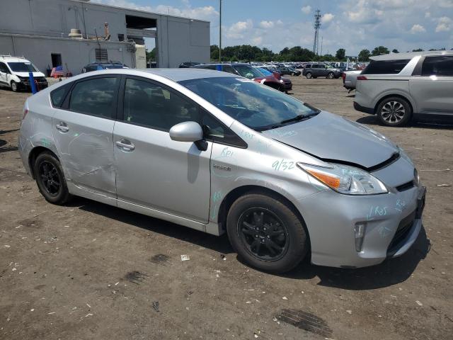  TOYOTA PRIUS 2015 Srebrny