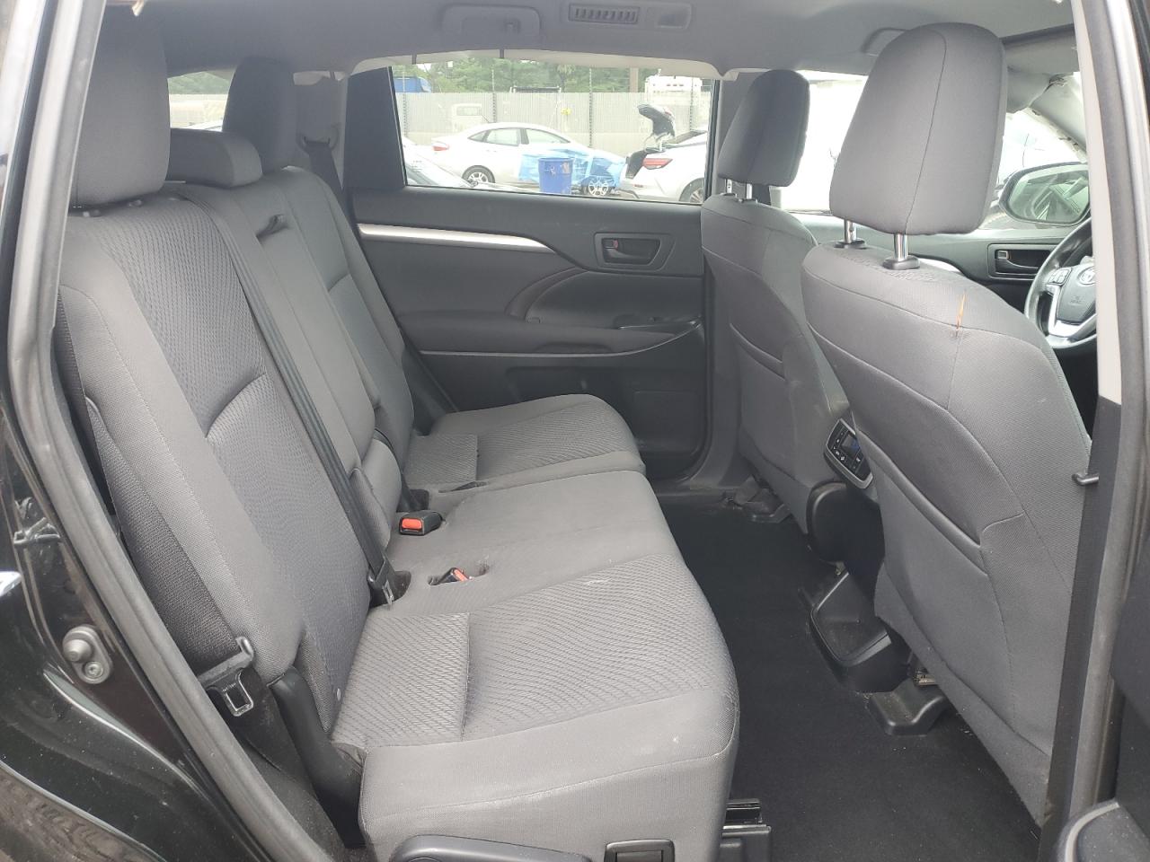2015 Toyota Highlander Le VIN: 5TDBKRFH3FS194596 Lot: 65128385