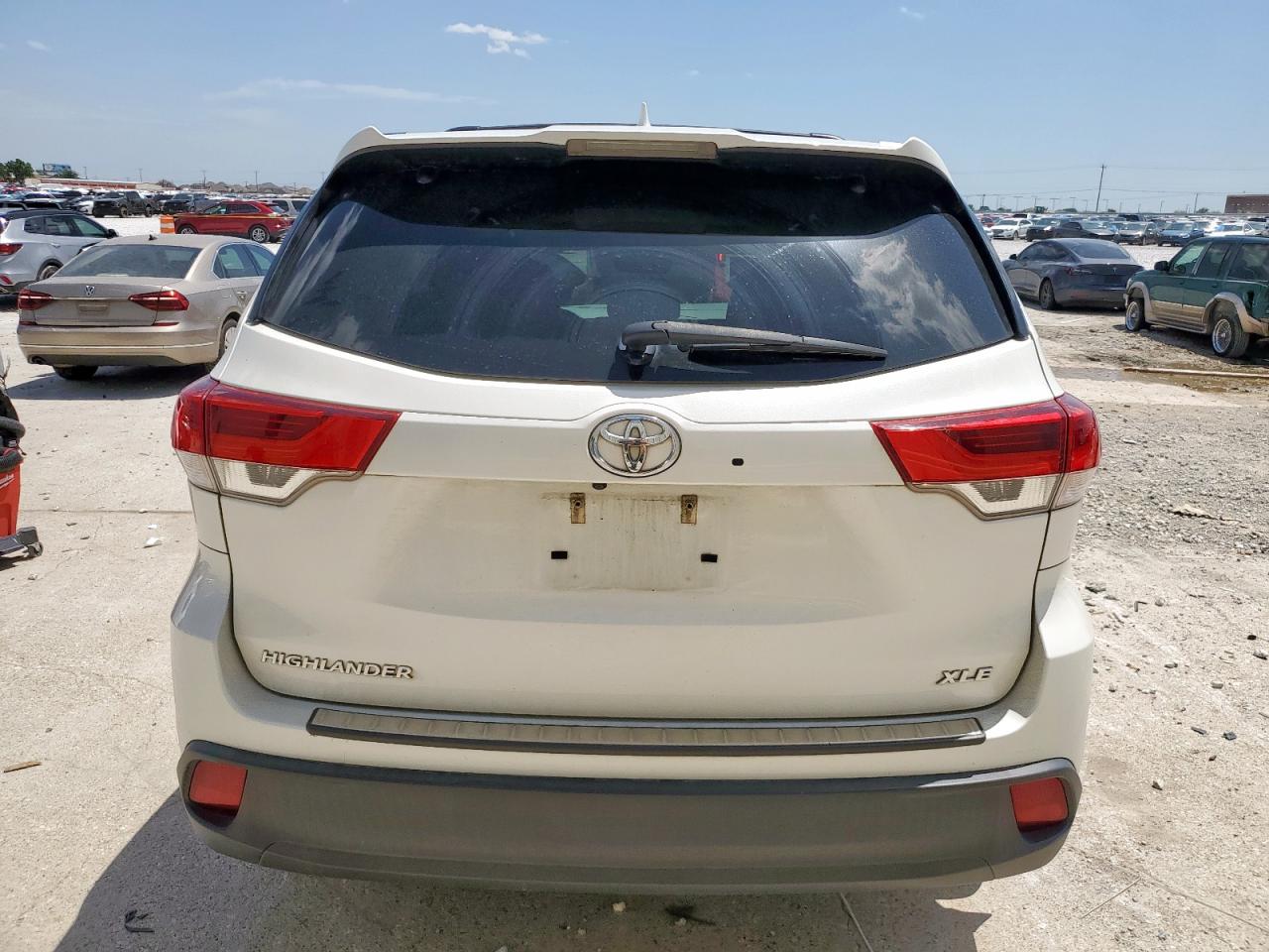 2018 Toyota Highlander Se VIN: 5TDKZRFH8JS549086 Lot: 65294075