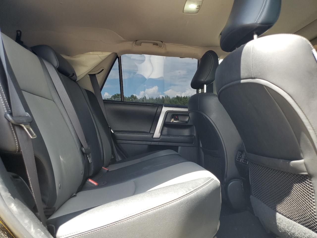2015 Toyota 4Runner Sr5/Sr5 Premium VIN: JTEBU5JR7F5215258 Lot: 64861275