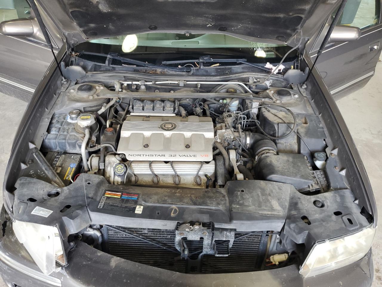 1998 Cadillac Deville VIN: 1G6KD54Y1WU788981 Lot: 64370095