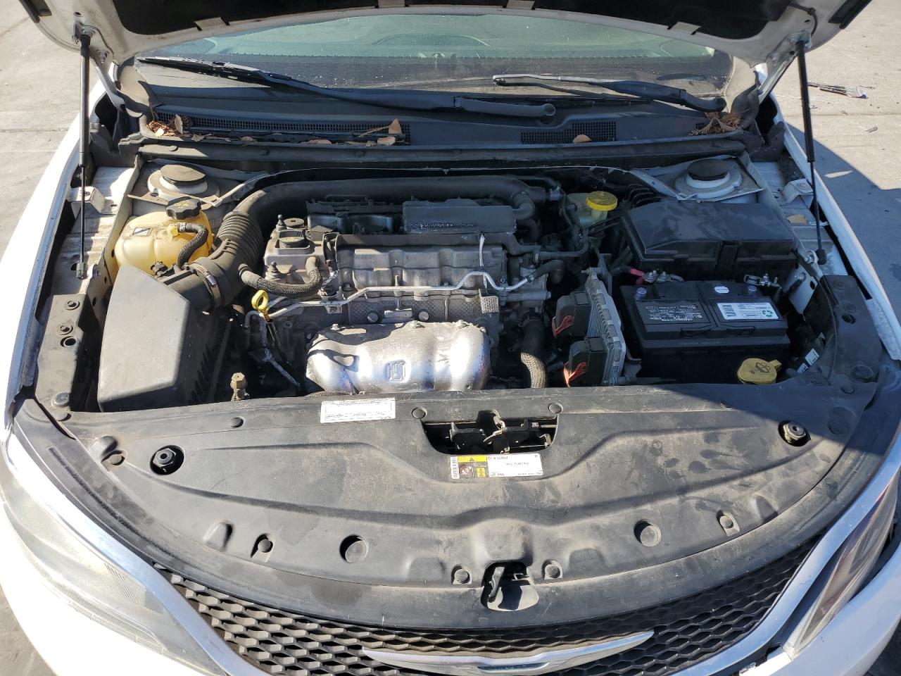 2015 Chrysler 200 Limited VIN: 1C3CCCAB5FN695310 Lot: 64444955