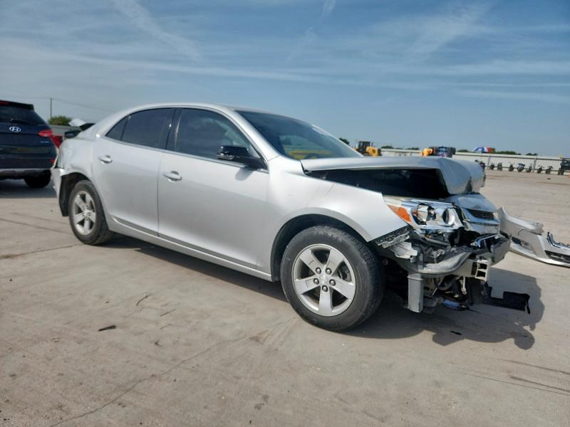 Sedans CHEVROLET MALIBU 2016 Srebrny
