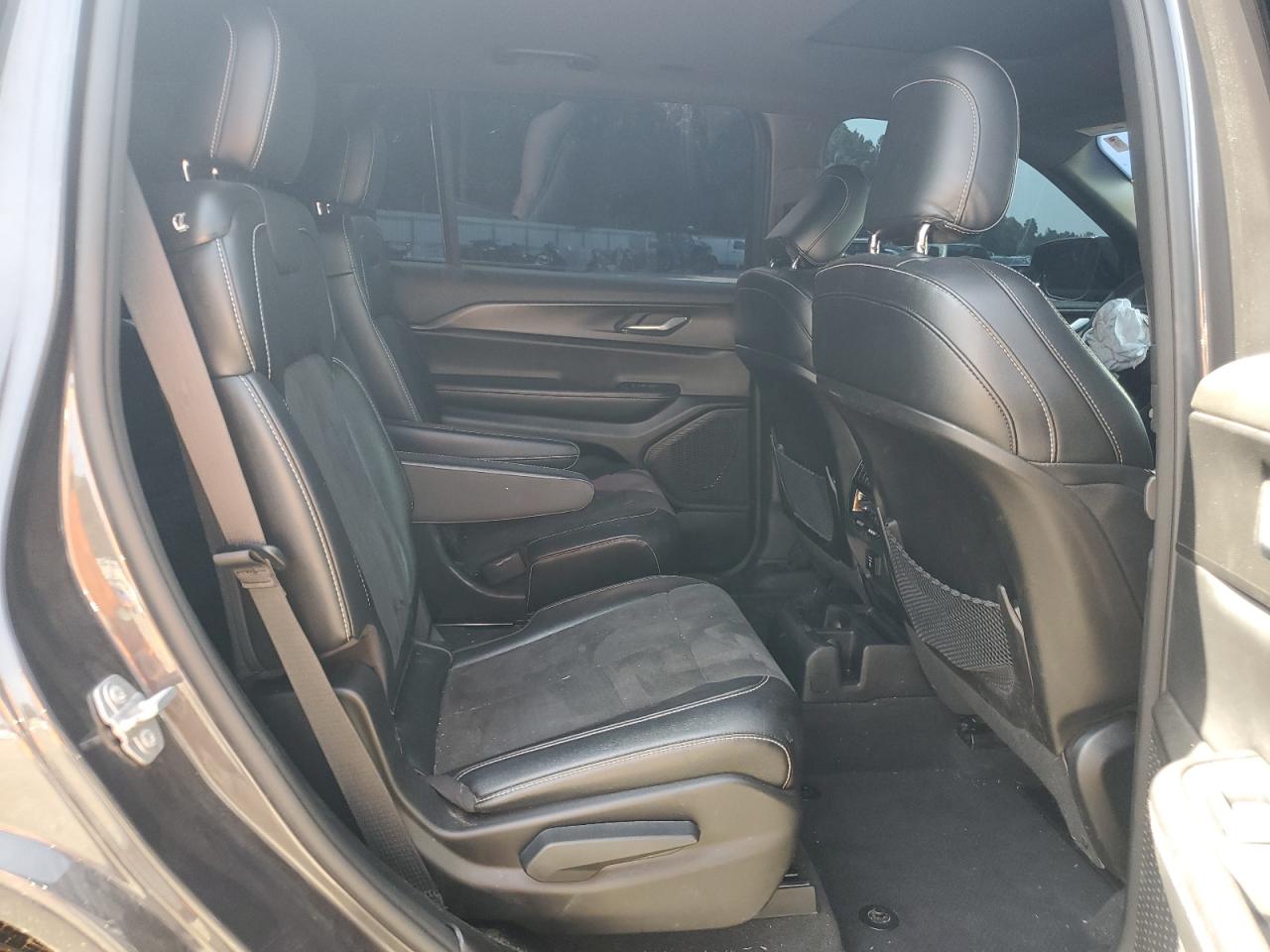 2024 Jeep Grand Cherokee L Laredo VIN: 1C4RJJAG6R8599782 Lot: 64997105