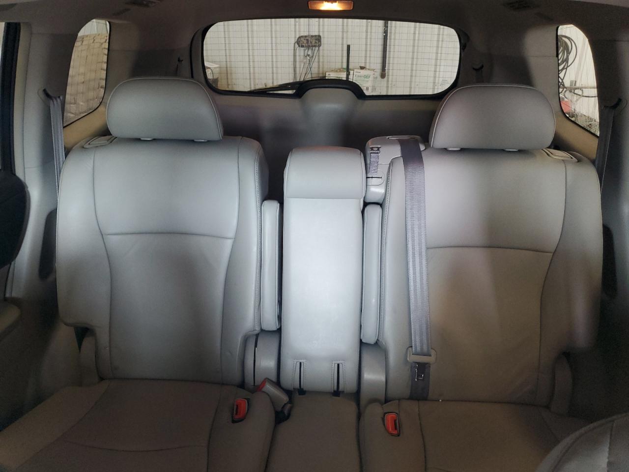 2011 Toyota Highlander Base VIN: 5TDBK3EH6BS075496 Lot: 64280405