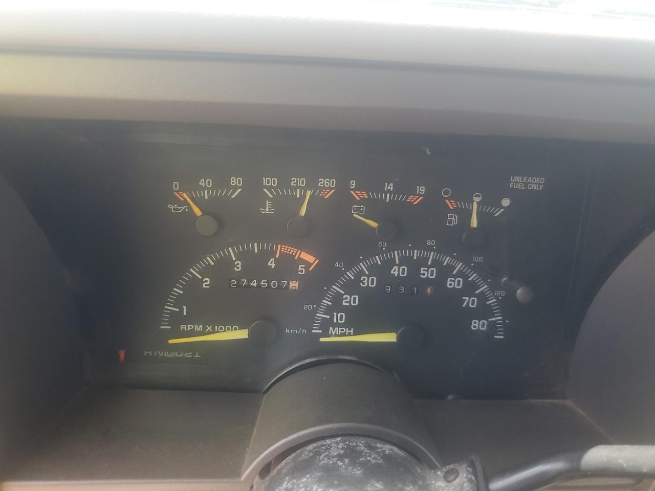 1994 GMC Suburban C1500 VIN: 1GKEC16KXRJ724950 Lot: 64303265
